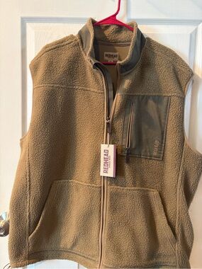 RedHead Men's Tan Fleece Vest with Olive Chest Pocket Panel